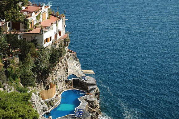 Ferienvilla mit Pool in Traumlage über dem Meer Amalfiküste