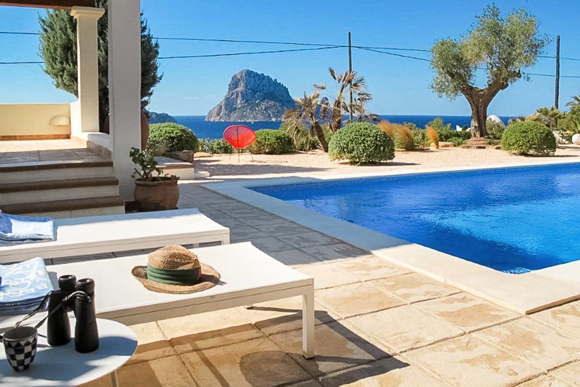 Ferienvilla Can Pelat am Meer auf Ibiza - DOMIZILE REISEN