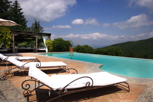 Ferienvilla-Landhaus-Urlaubsdomizil-mit Pool-Italien-Toskana