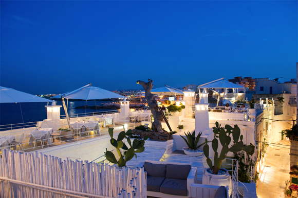 Design Hotel direkt am Meer in Apulien Italien