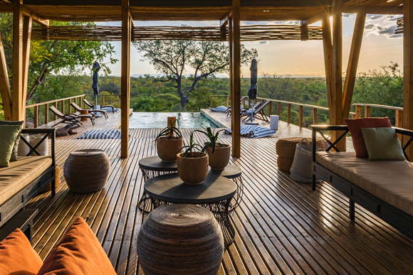 Safari Lodge mit Luxuszelten, Pool und Big Five Simbavati Südafrika
