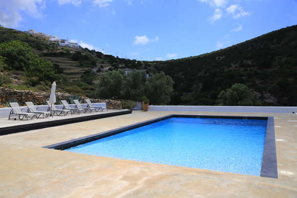 Ferienvilla-mit Pool am Farangas Strand in Griechenland-Kykladen-Paros 