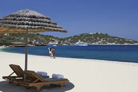 Luxuriöse Ferienvilla mit Pool am Meer in Golturkbuku Bodrum Türkei  