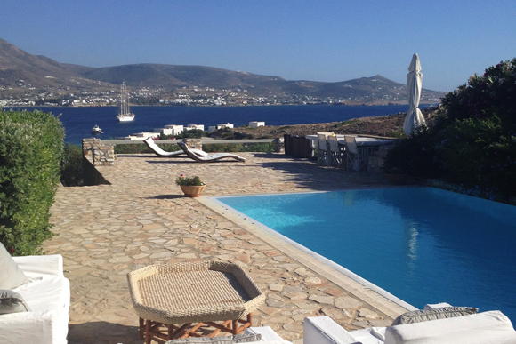 Ferienhaus Spiti Hera mit Pool und Meerblick auf Paros Griechenland