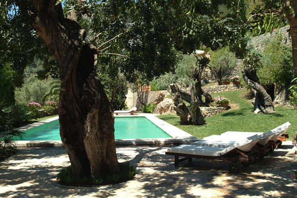 Luxusfinca auf Mallorca Spanien mit Pool Tennisplatz und Service 