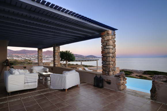 Luxusvilla mit Pool–Villa mit Service Griechenland-Designvilla am Meer–
Kykladen-Luxusvilla auf Paros-Aliki